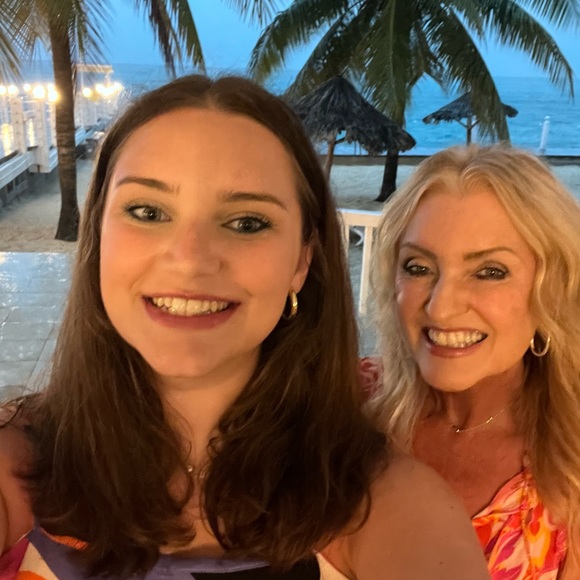 Meet your Posher, Kristie - Picture 4 of 6